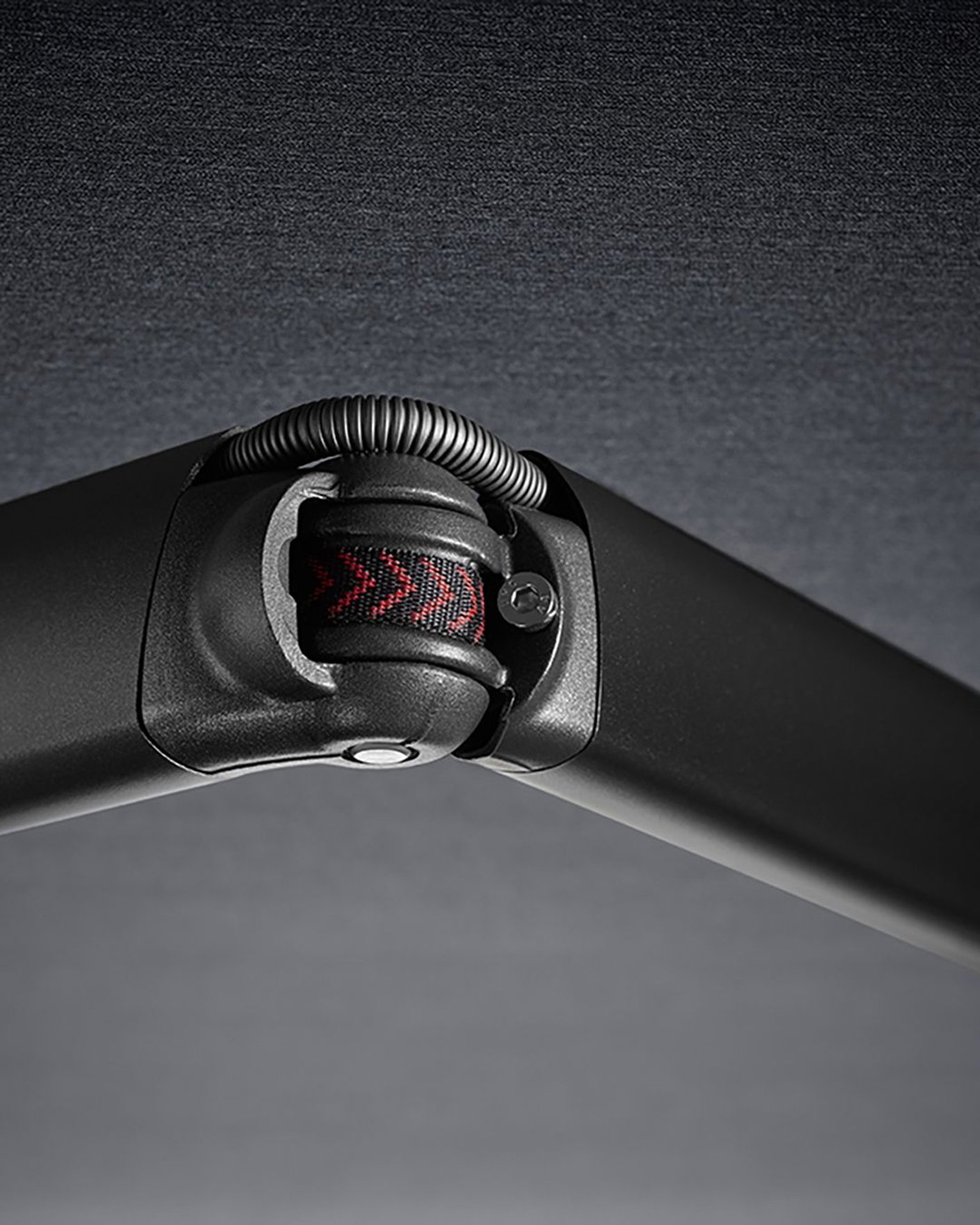 Gelenkarm der markilux 6000 mit Bionic-Sehne, Detailaufnahme der Armtechnik